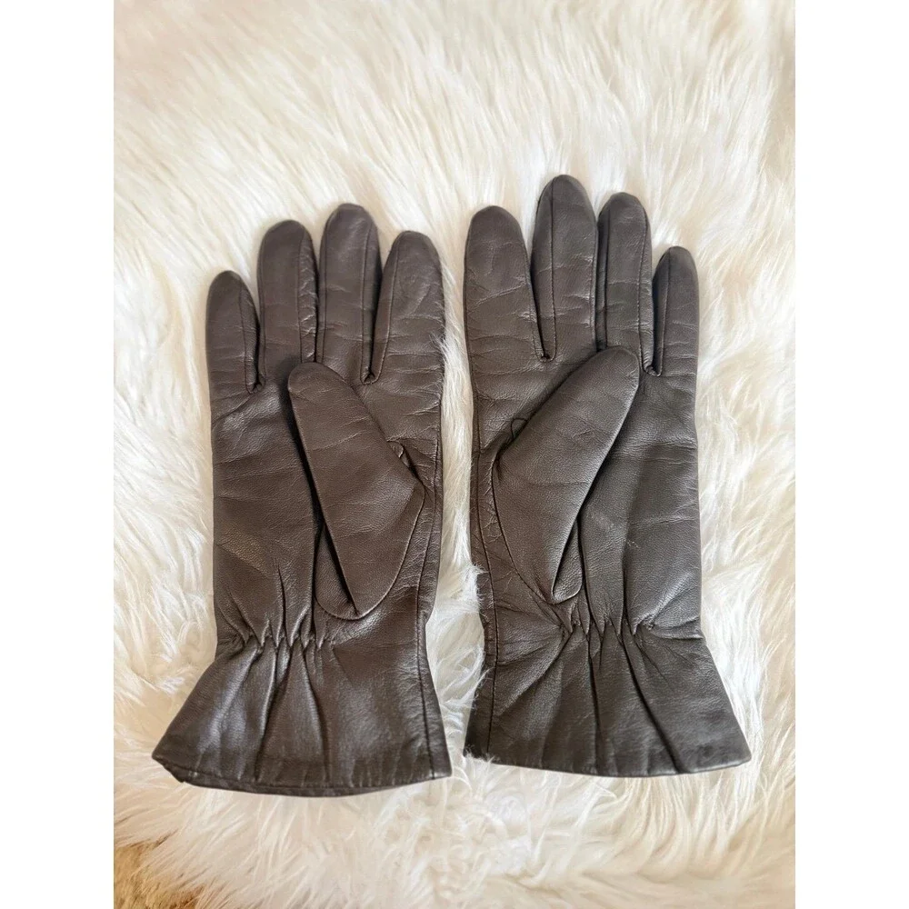 Leather gloves